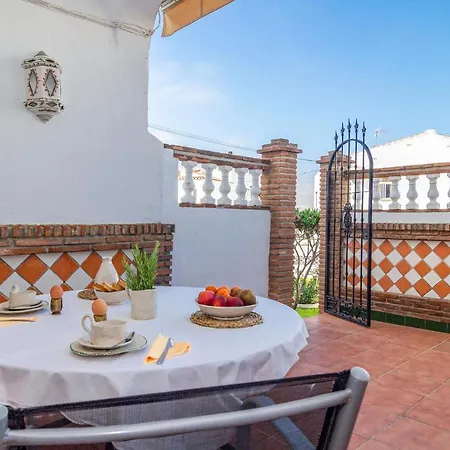 Beautiful In With 3 Bedrooms, Wifi And Outdoor Swimming Pool Сasa de vacaciones Nerja