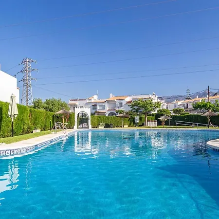Beautiful In With 3 Bedrooms, Wifi And Outdoor Swimming Pool Сasa de vacaciones *