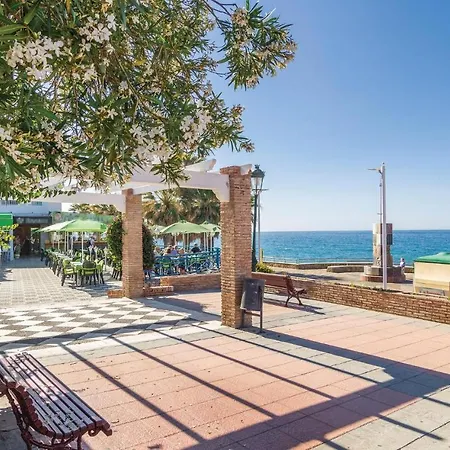 Beautiful In With 3 Bedrooms, Wifi And Outdoor Swimming Pool *